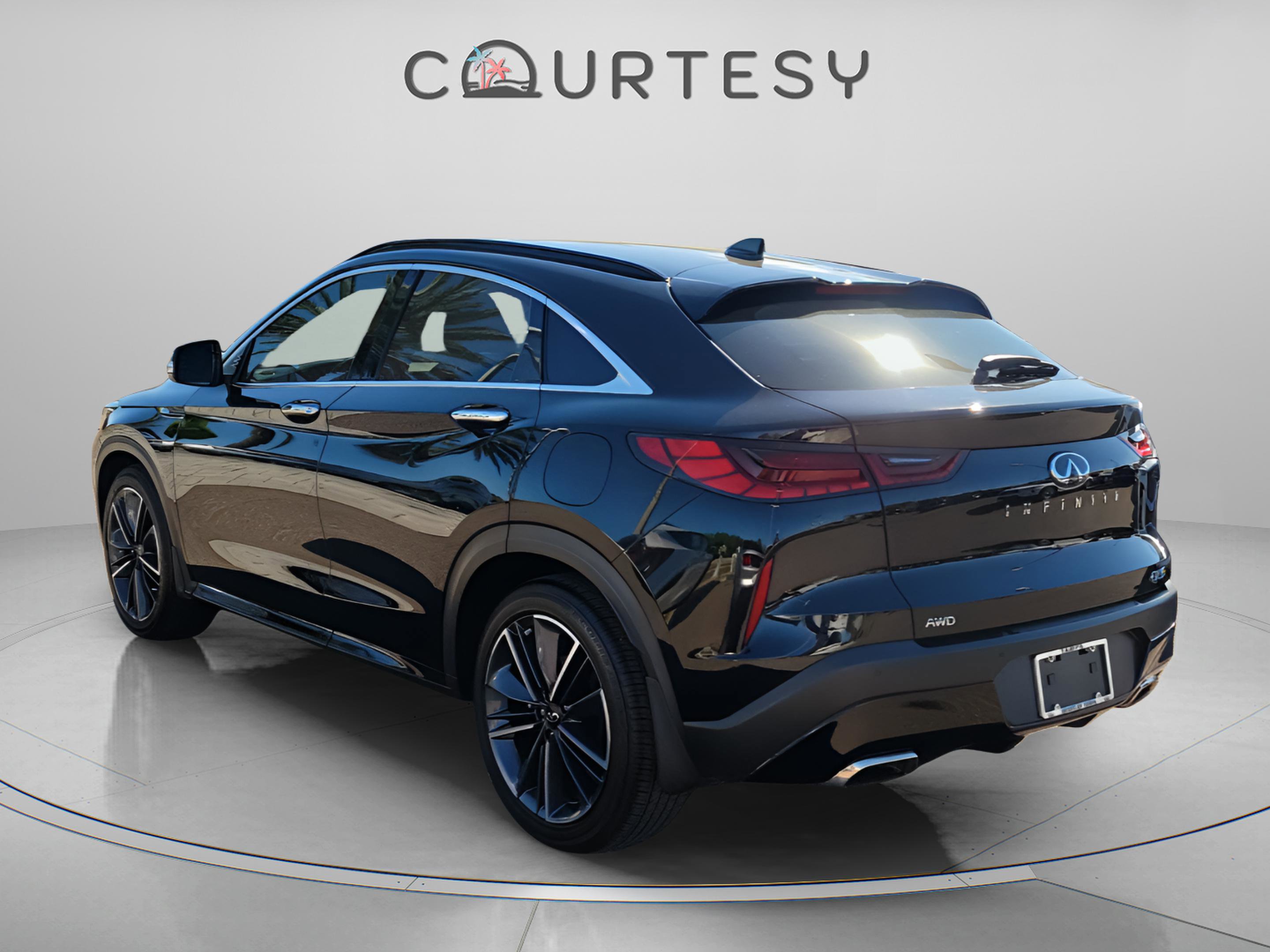 Certified 2025 INFINITI QX55 Luxe w/ Cargo Package image 2