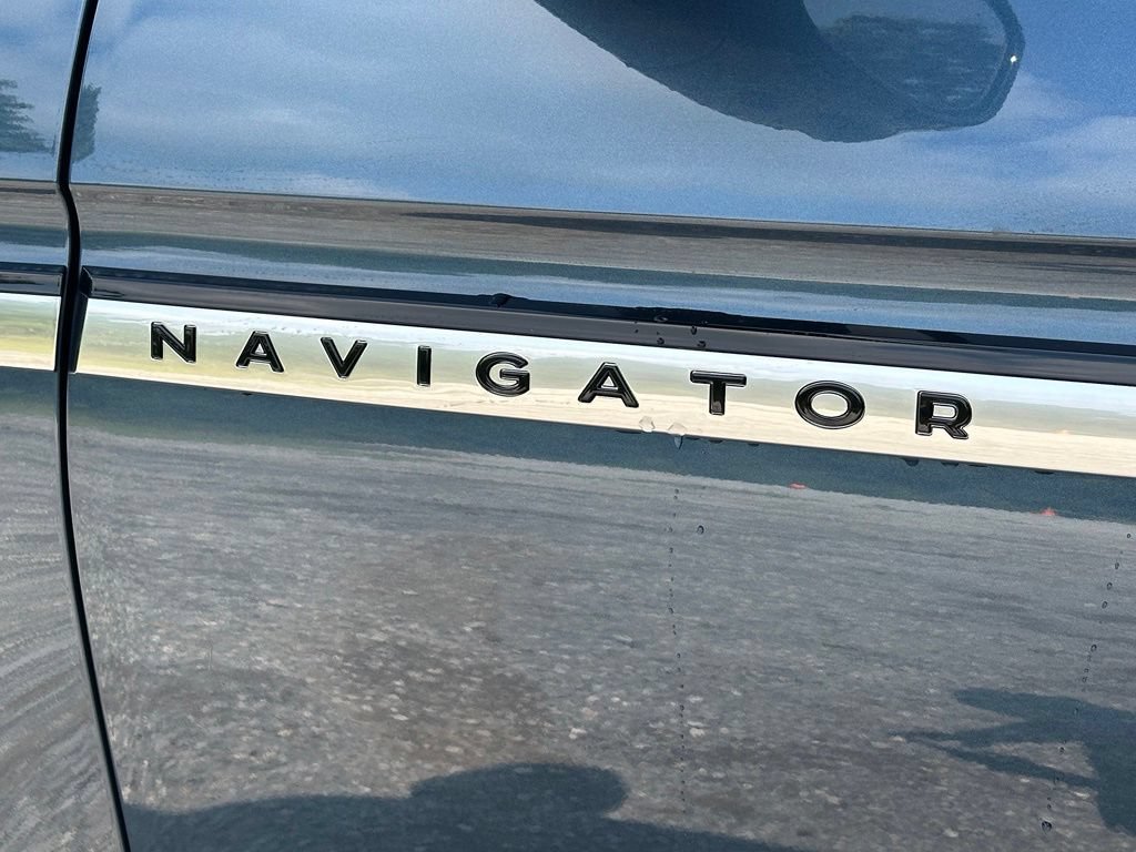 New 2027 Lincoln Navigator Reserve AWD/4WD image 30