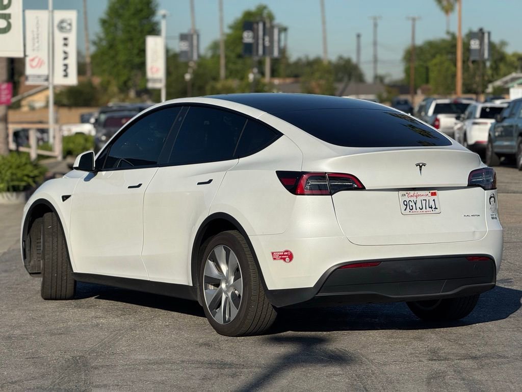 Used 2023 Tesla Model Y Long Range image 2
