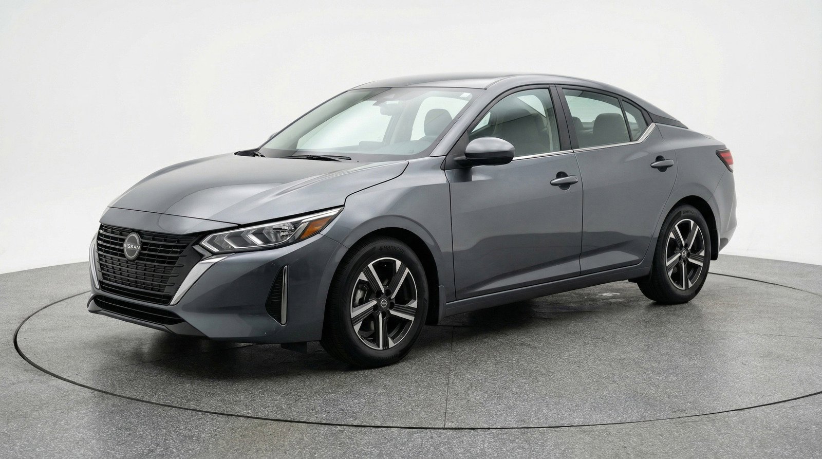 Used 2025 Nissan Sentra SV image 3