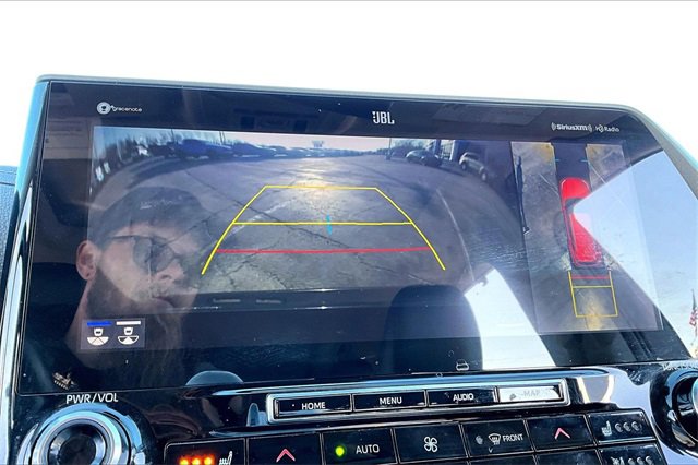 Used 2021 Toyota Highlander Limited image 14