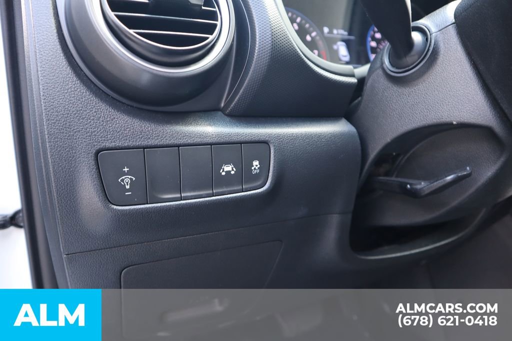 Used 2021 Hyundai Kona SE image 12