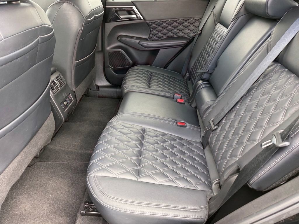 Used 2024 Mitsubishi Outlander SEL image 12