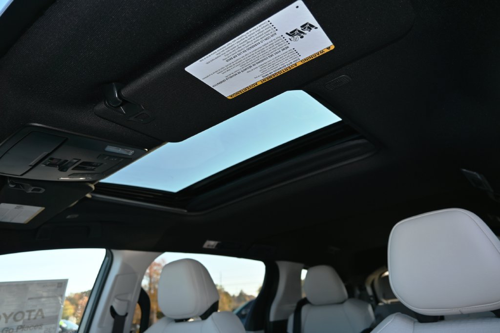 New 2026 Toyota Sienna XSE AWD/4WD image 14