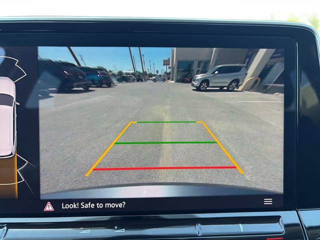 Certified 2025 Volkswagen Atlas SE image 21