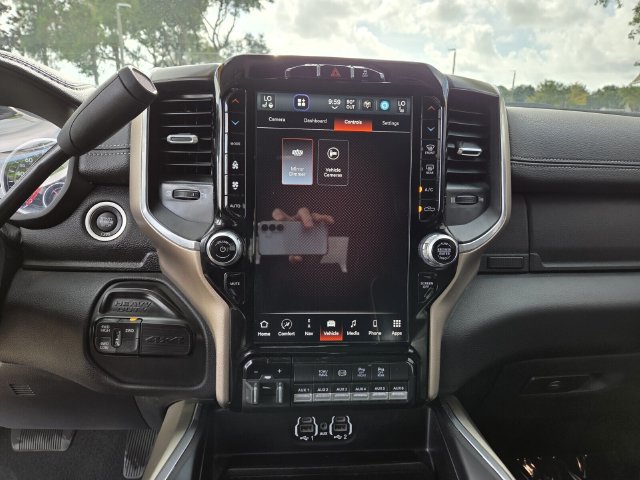 Used 2023 RAM 2500 Laramie AWD/4WD image 17