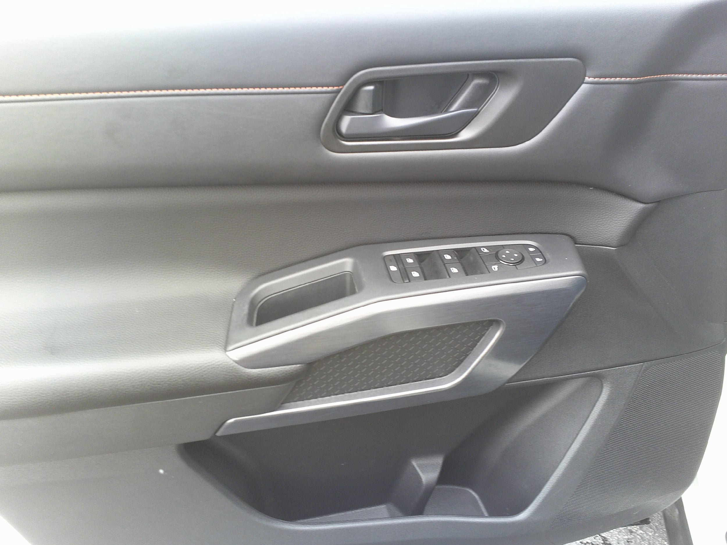 Used 2024 Nissan Pathfinder Rock Creek AWD/4WD image 21
