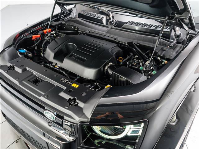 Used 2025 Land Rover Defender 110 S AWD/4WD image 10