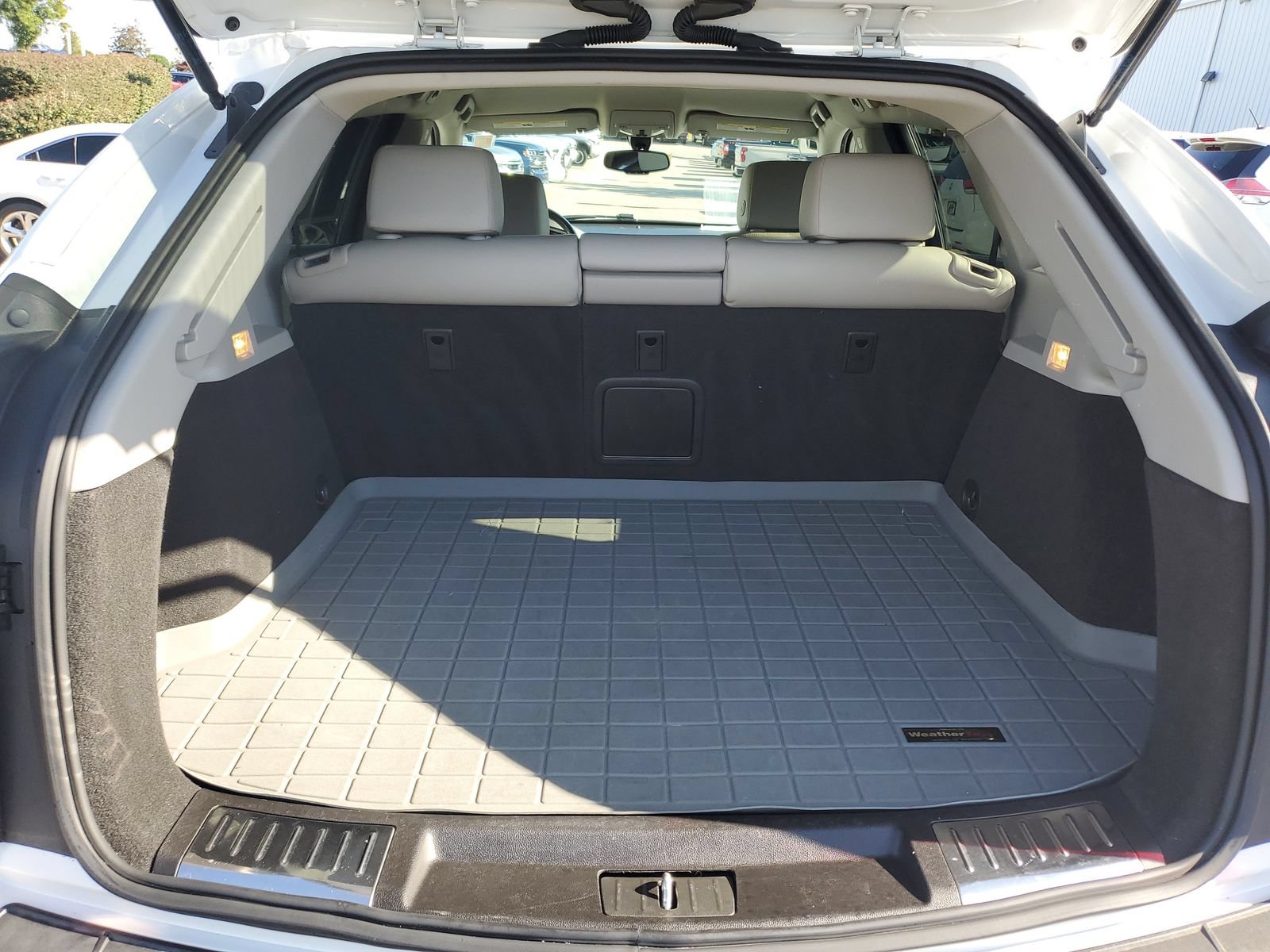 Used 2015 Cadillac SRX FWD image 9