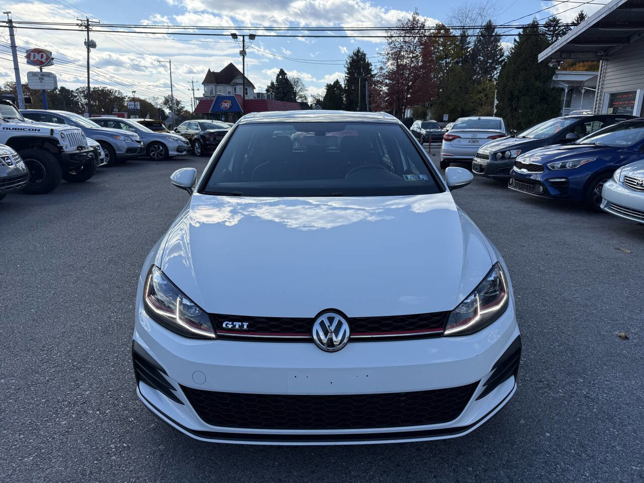 Used 2018 Volkswagen GTI SE image 2