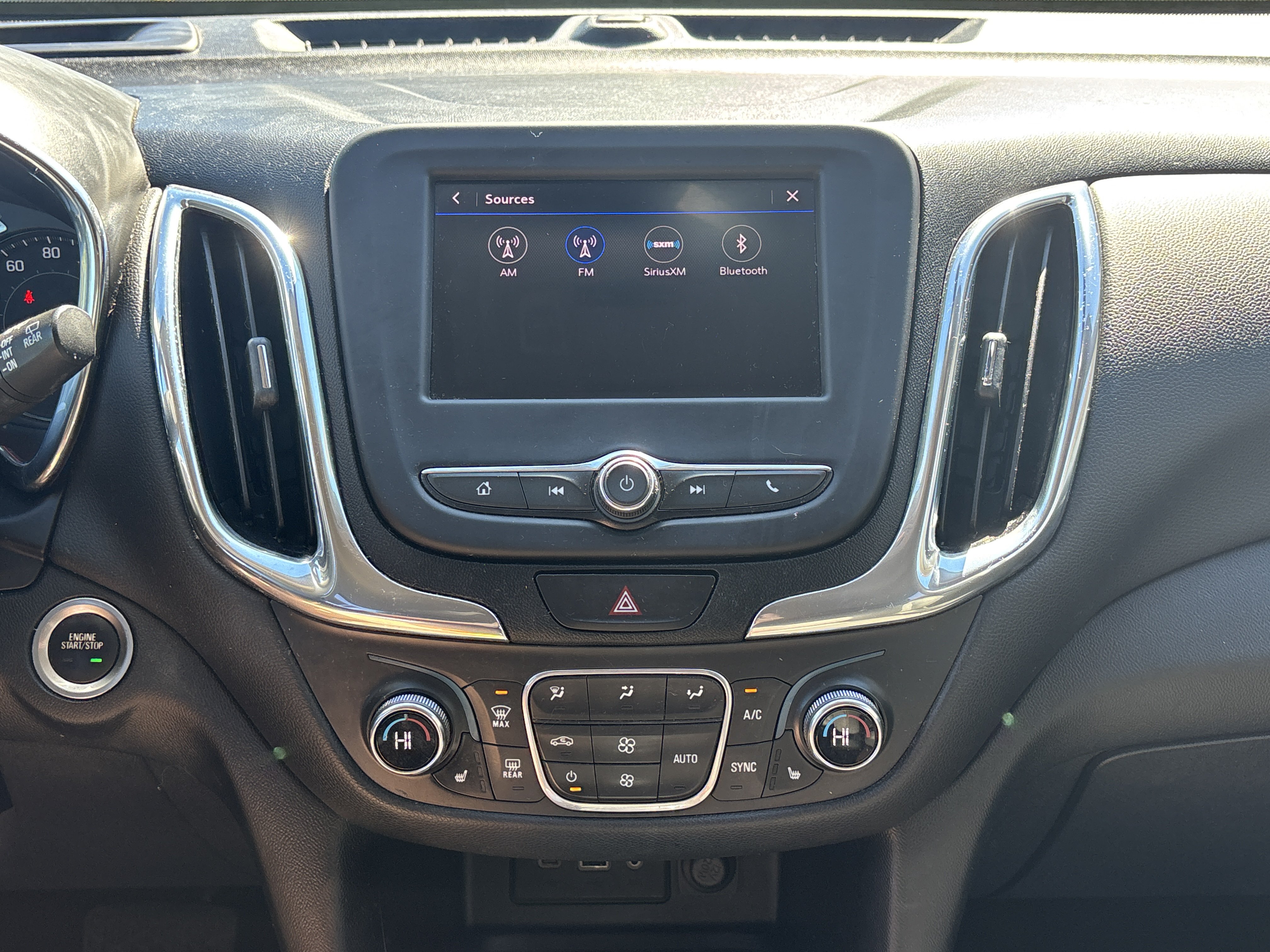Used 2020 Chevrolet Equinox LT FWD image 18