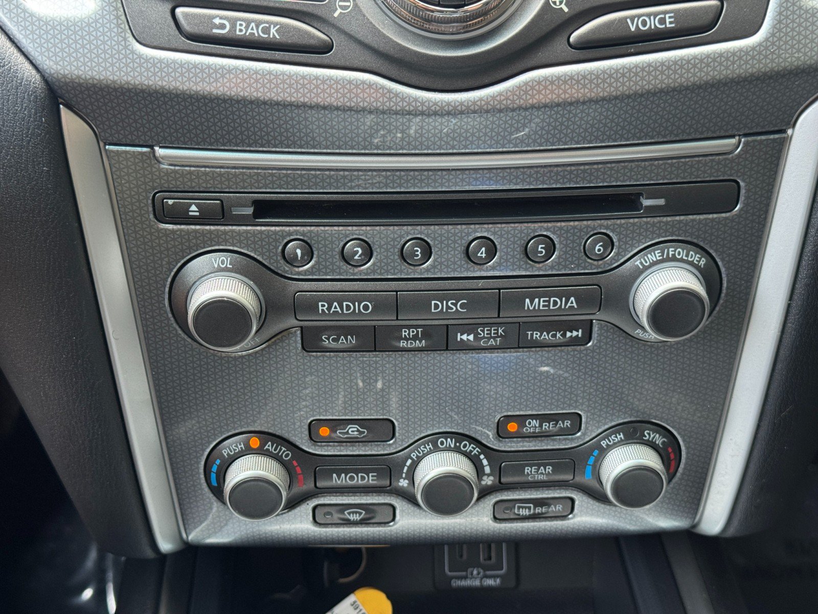 Used 2019 Nissan Pathfinder SL AWD/4WD image 27