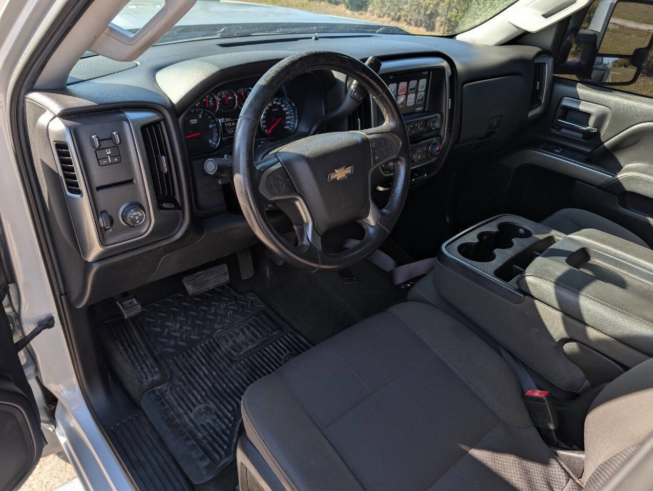 Used 2017 Chevrolet Silverado 3500 LT w/ LT Convenience Package image 14