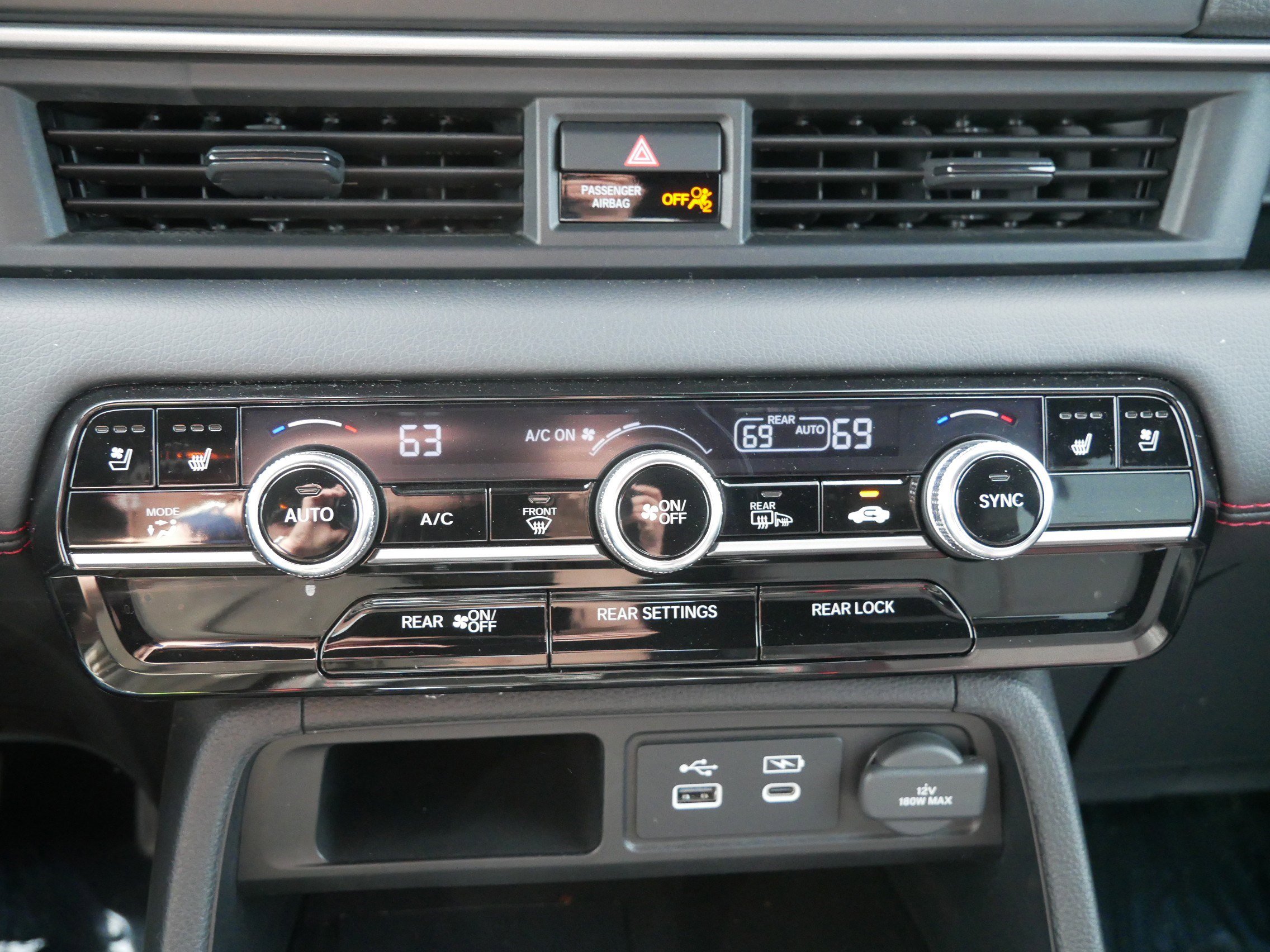 Certified 2025 Honda Pilot Black Edition image 23