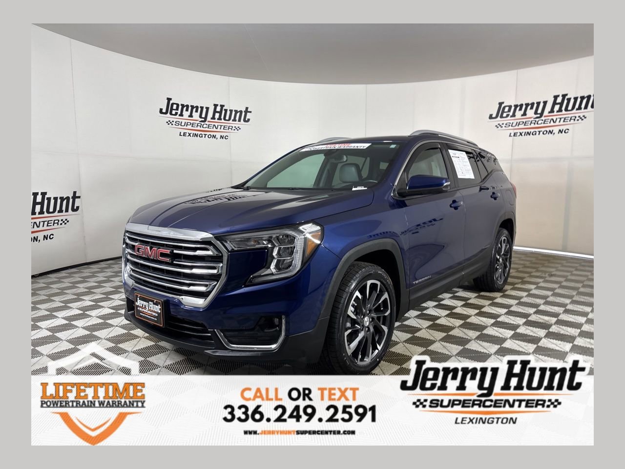 Used 2022 GMC Terrain SLT w/ LPO, Floor Liner Package image 1