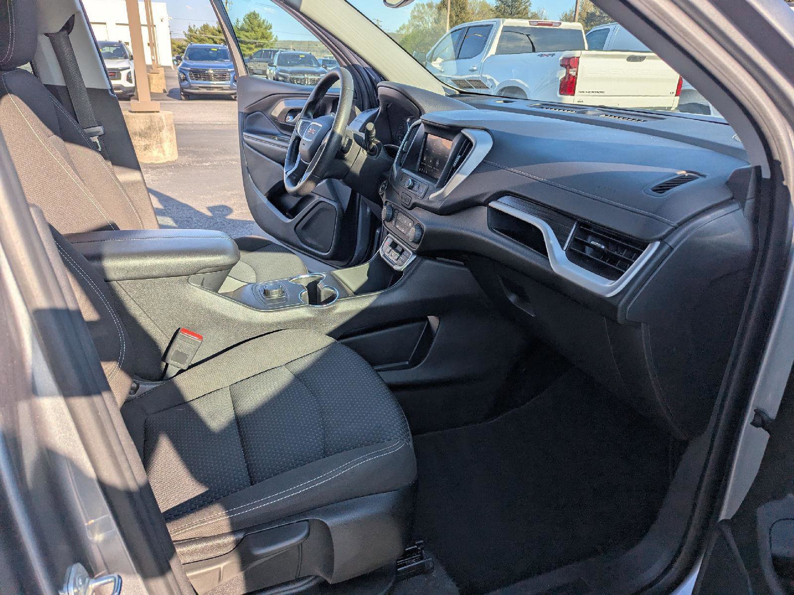 Used 2023 GMC Terrain SLE w/ Elevation Edition AWD/4WD image 30