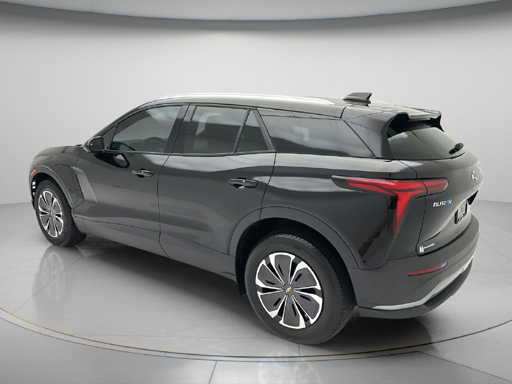 Used 2024 Chevrolet Blazer EV LT AWD/4WD image 4