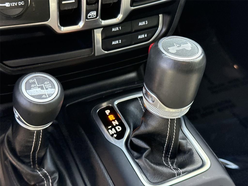 Used 2022 Jeep Wrangler Unlimited Sahara AWD/4WD image 15