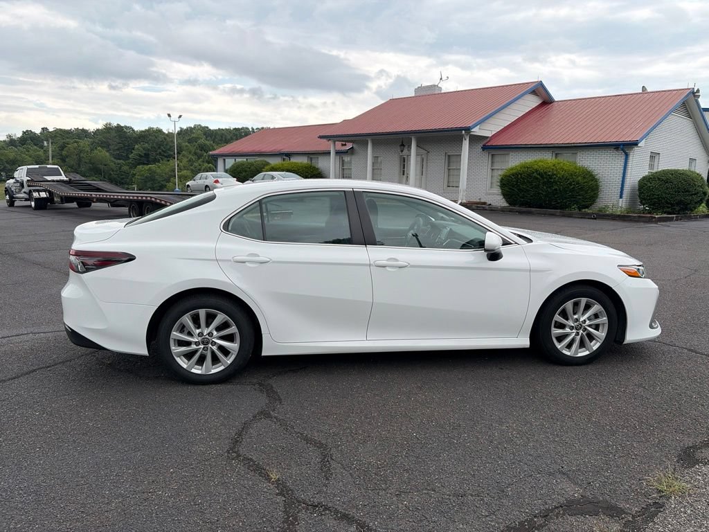 Used 2024 Toyota Camry LE FWD image 11