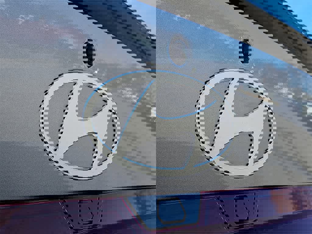 New 2026 Hyundai Elantra Sport image 21