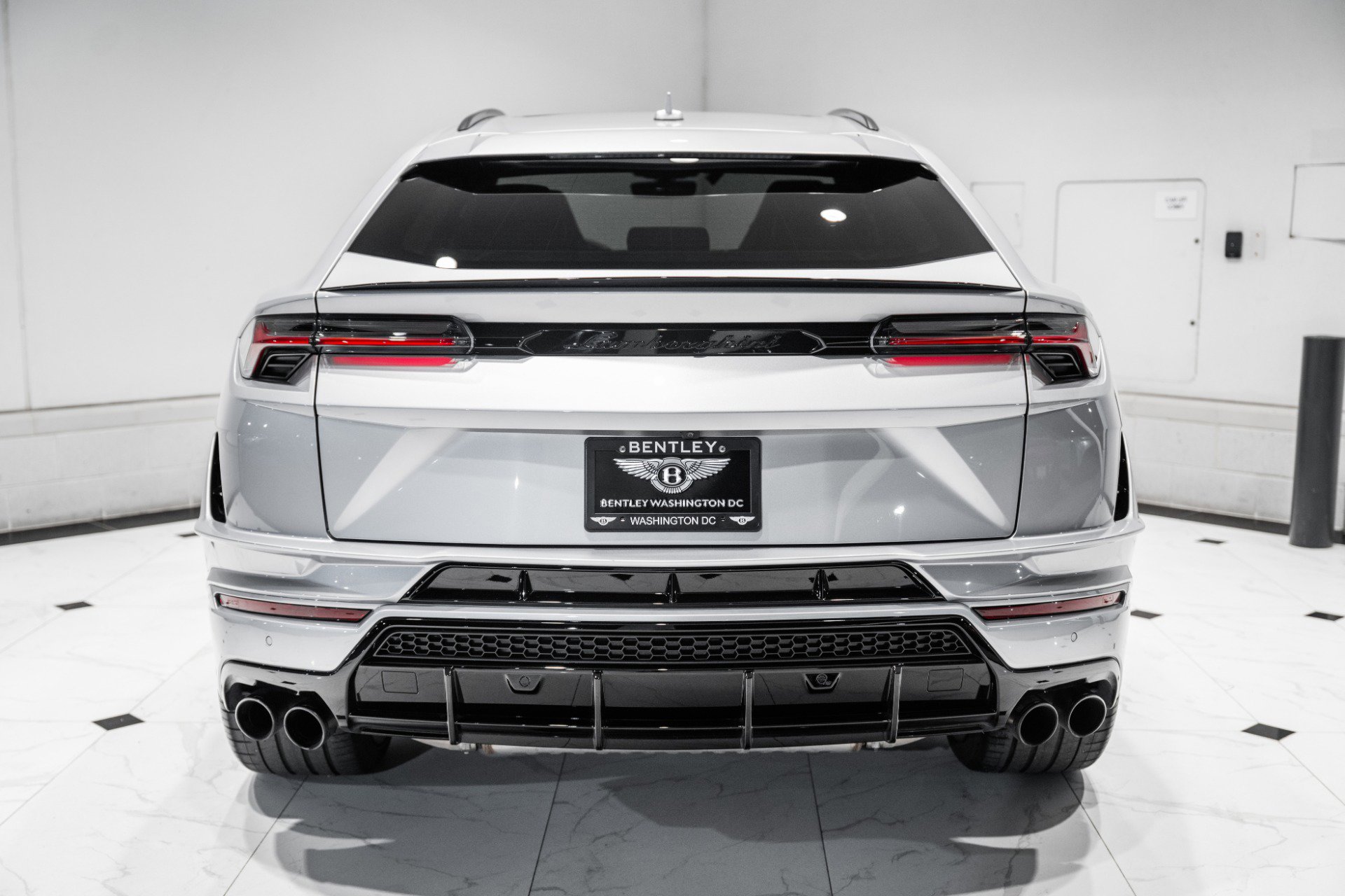 Used 2024 Lamborghini Urus S image 8