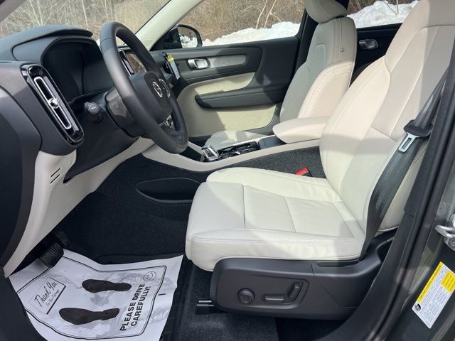 New 2026 Volvo XC40 B5 Plus w/ Climate Package AWD/4WD image 24