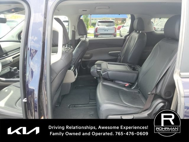 Used 2025 Kia Carnival EX FWD image 9