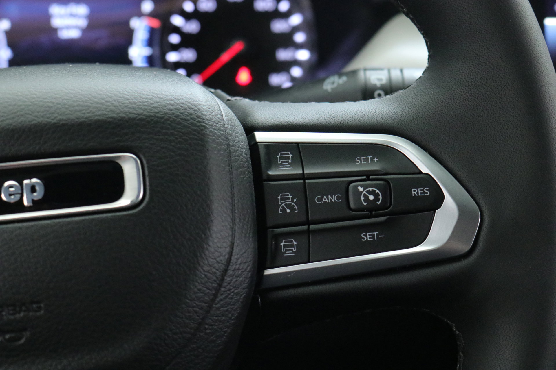 Used 2025 Jeep Compass Limited image 16