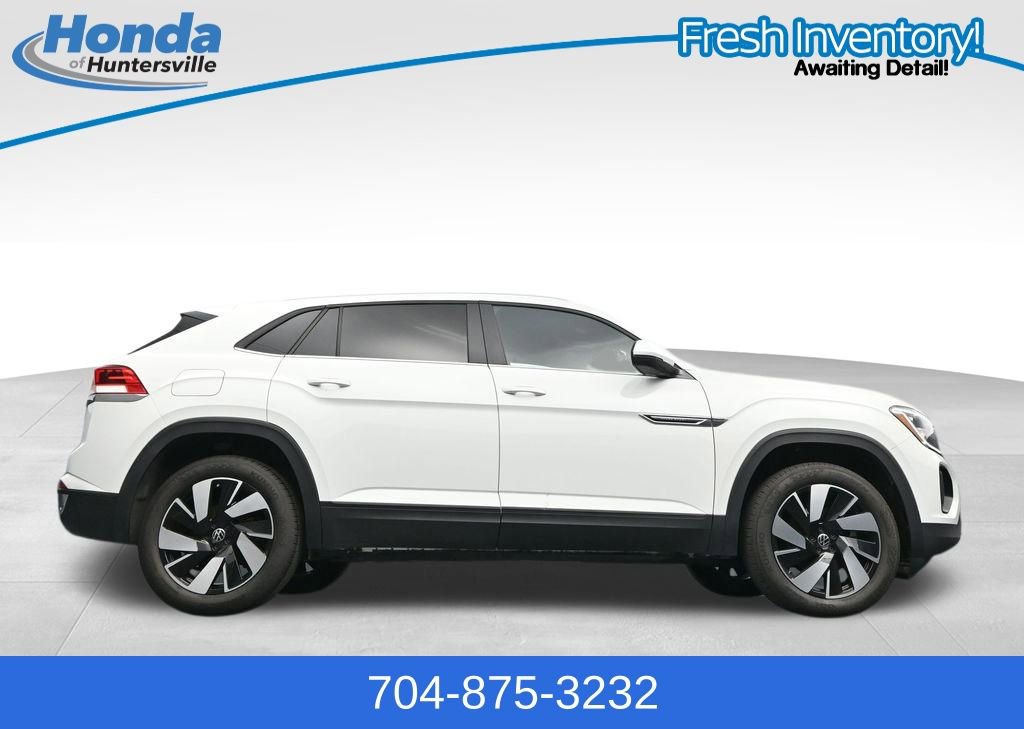 Used 2025 Volkswagen Atlas Cross Sport SE FWD image 45