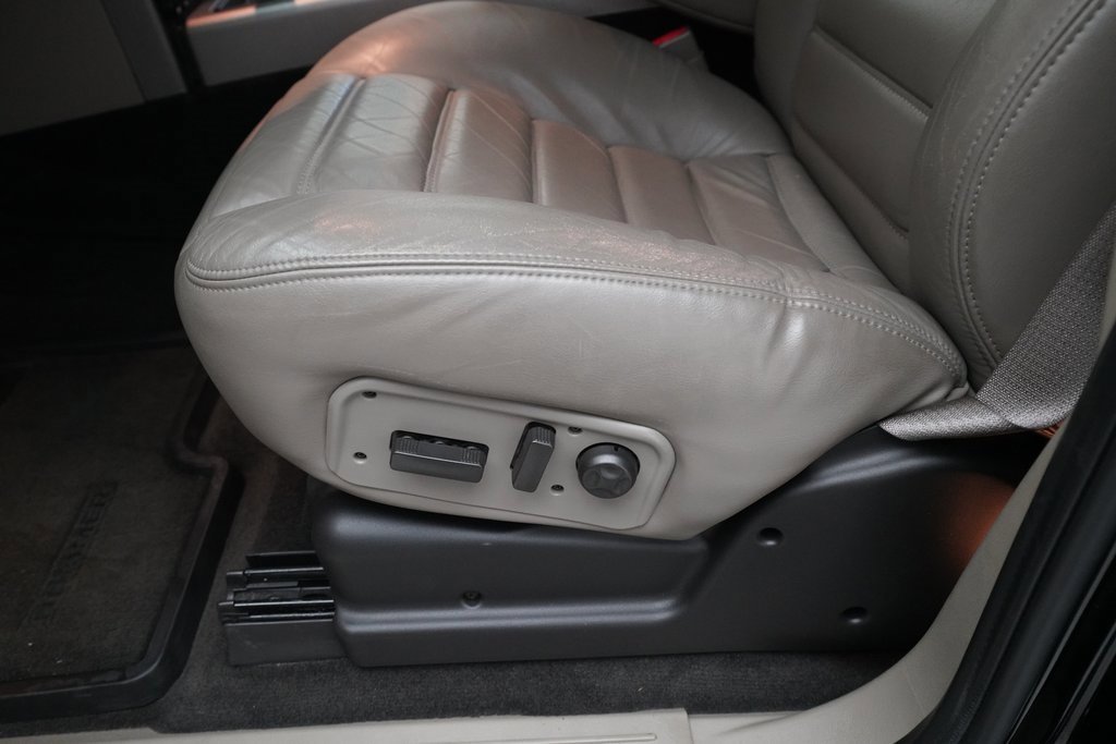 Used 2003 HUMMER H2 w/ Preferred Equipment Group image 18