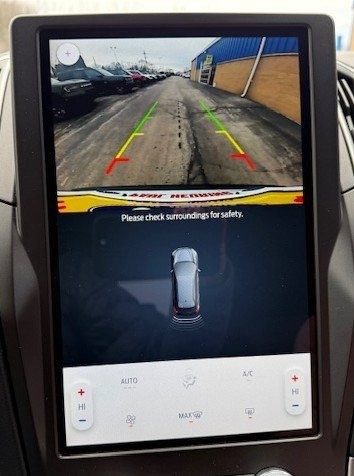 Used 2021 Ford Edge SE image 10