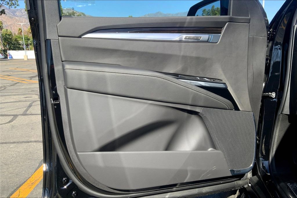 New 2026 Cadillac Escalade ESV 2WD image 11