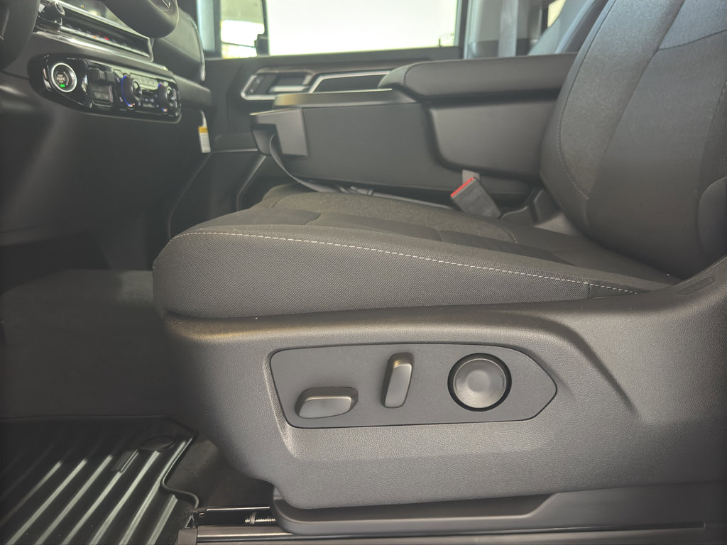 Used 2025 Chevrolet Silverado 2500 LT w/ Safety Package image 22
