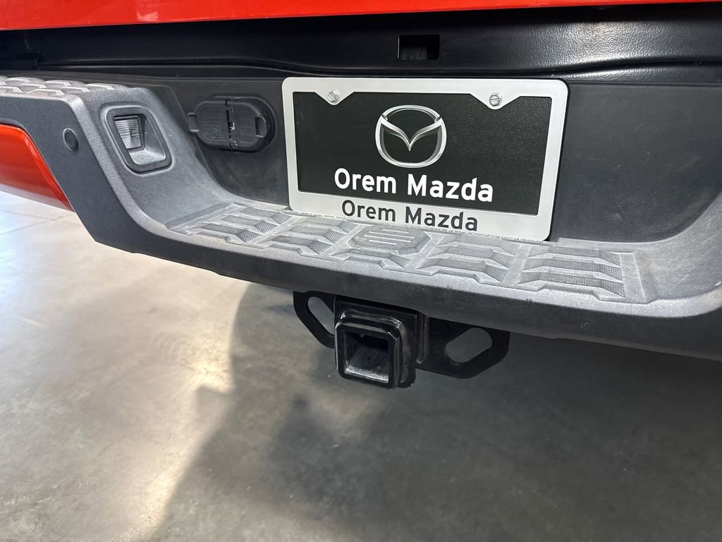 Used 2018 Toyota Tacoma TRD Off-Road w/ Technology Package AWD/4WD image 13