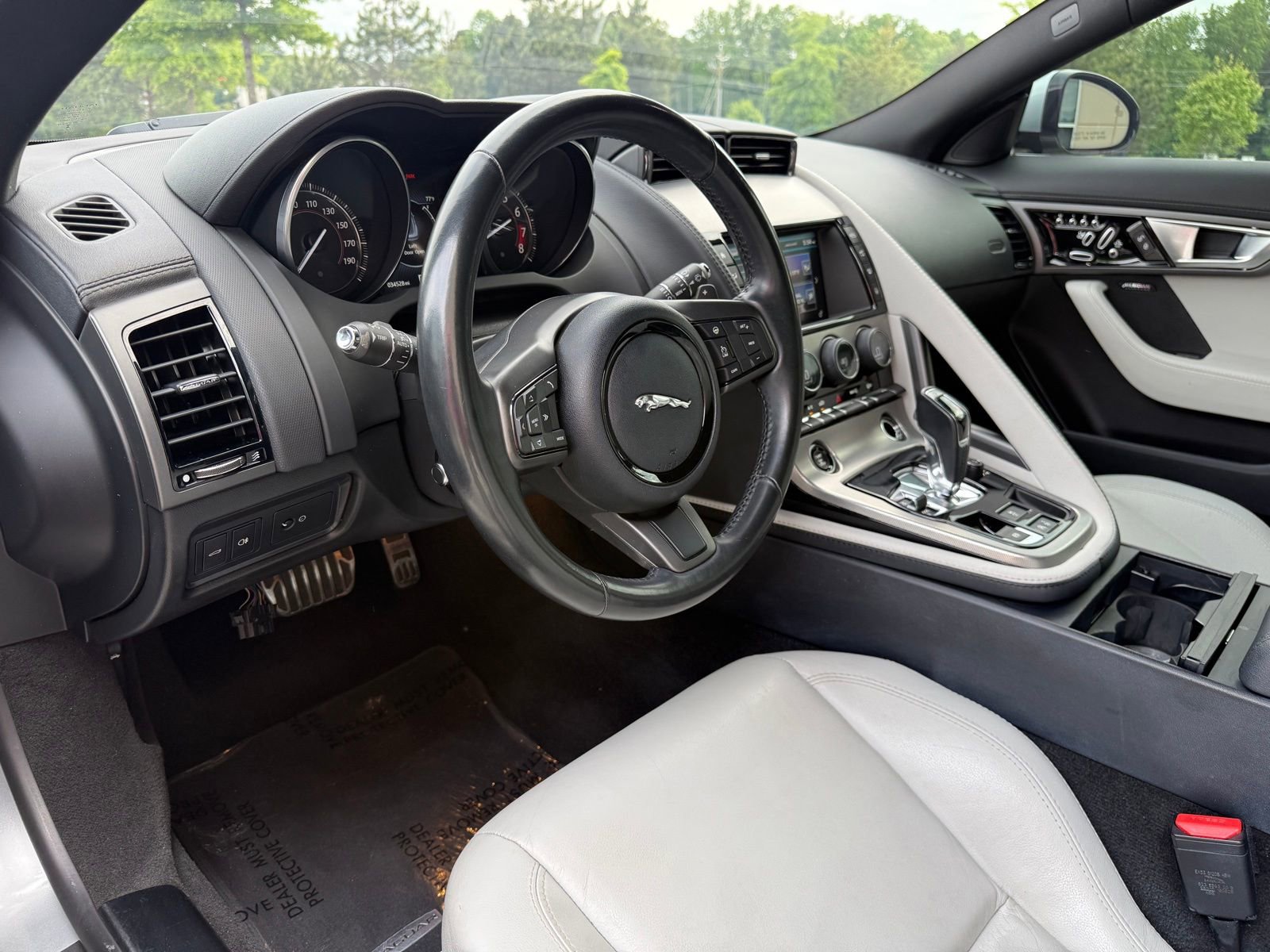 Used 2017 Jaguar F-TYPE Coupe RWD image 22