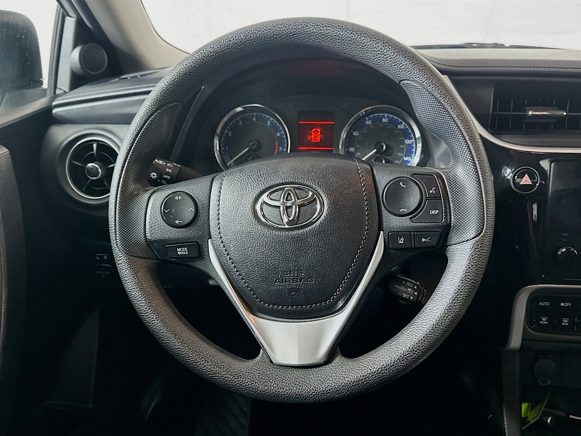 Used 2019 Toyota Corolla LE FWD image 18
