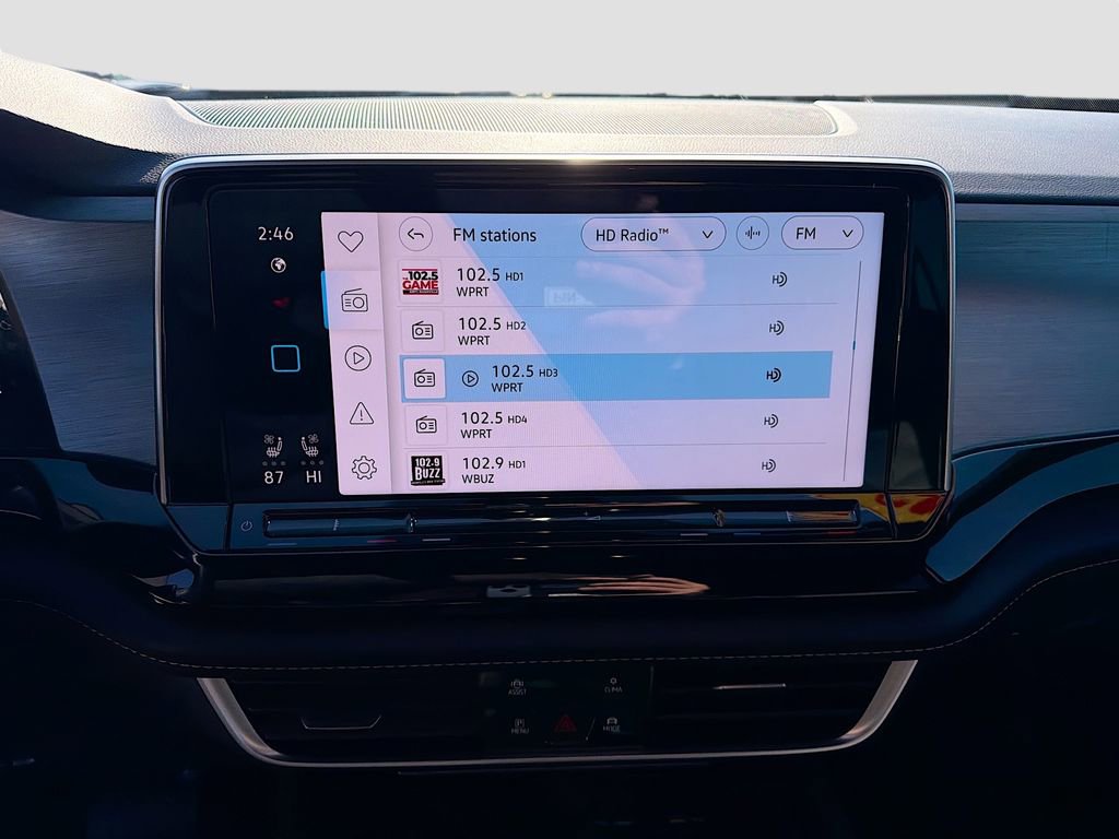 Used 2024 Volkswagen Atlas Cross Sport SE image 31