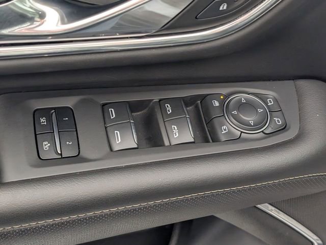 Used 2023 Chevrolet Suburban Premier image 12