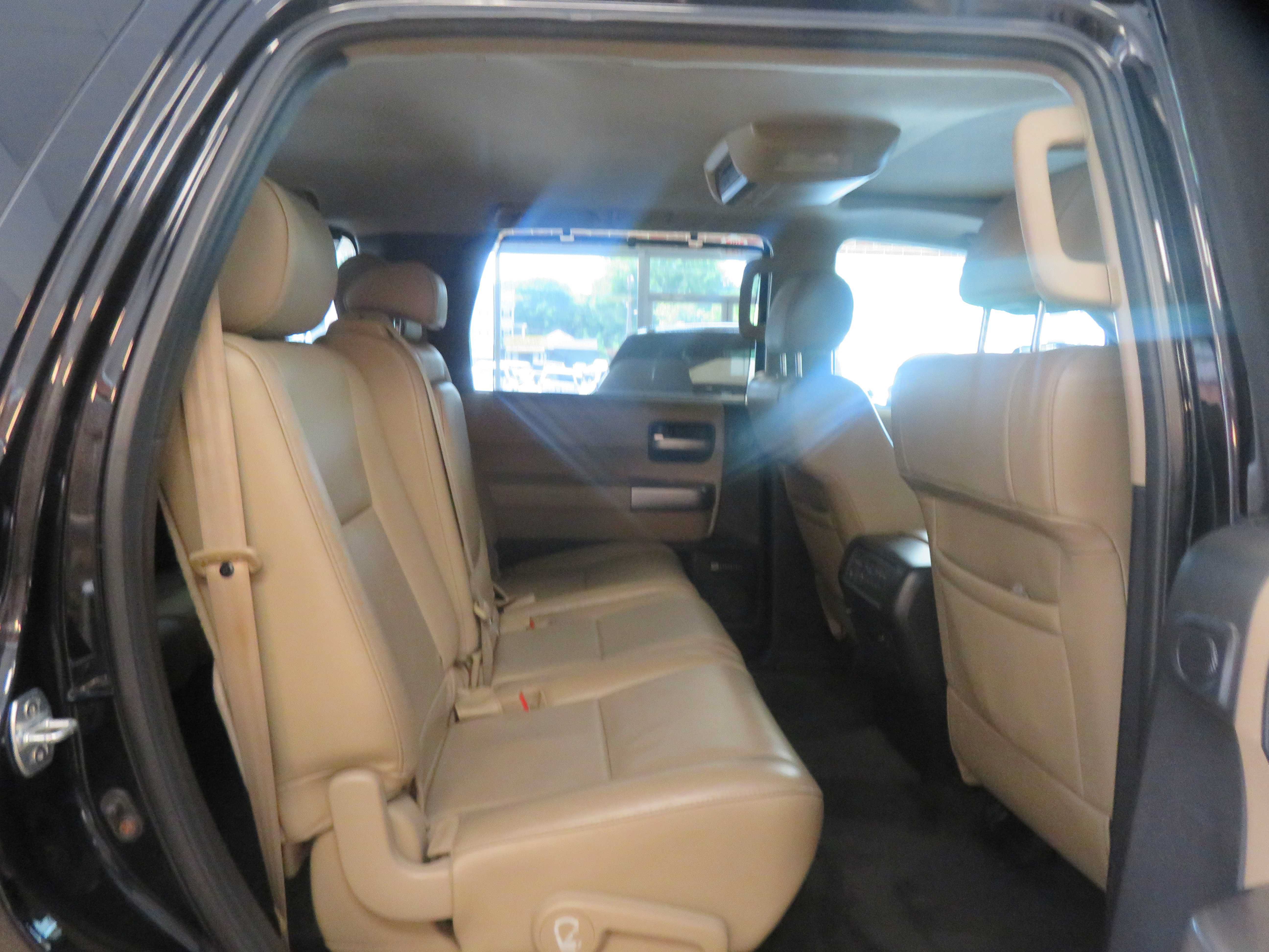 Used 2018 Toyota Sequoia Limited w/ Safety & Convenience Package AWD/4WD image 26
