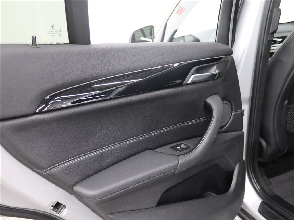 Used 2018 BMW X1 xDrive28i AWD/4WD image 17