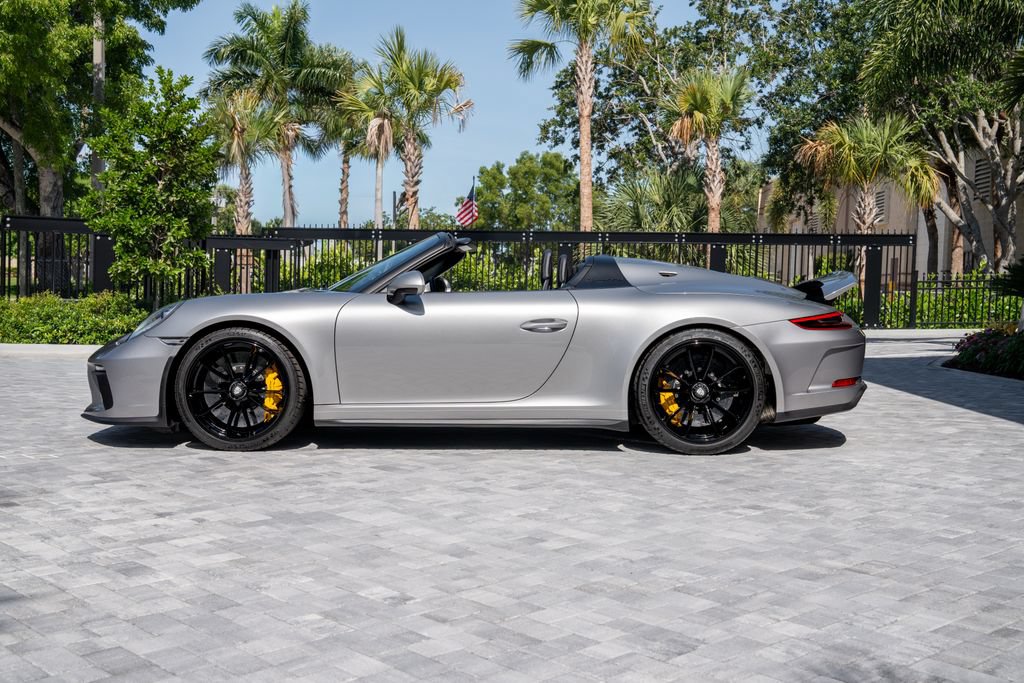 Used 2019 Porsche 911 Speedster RWD image 96