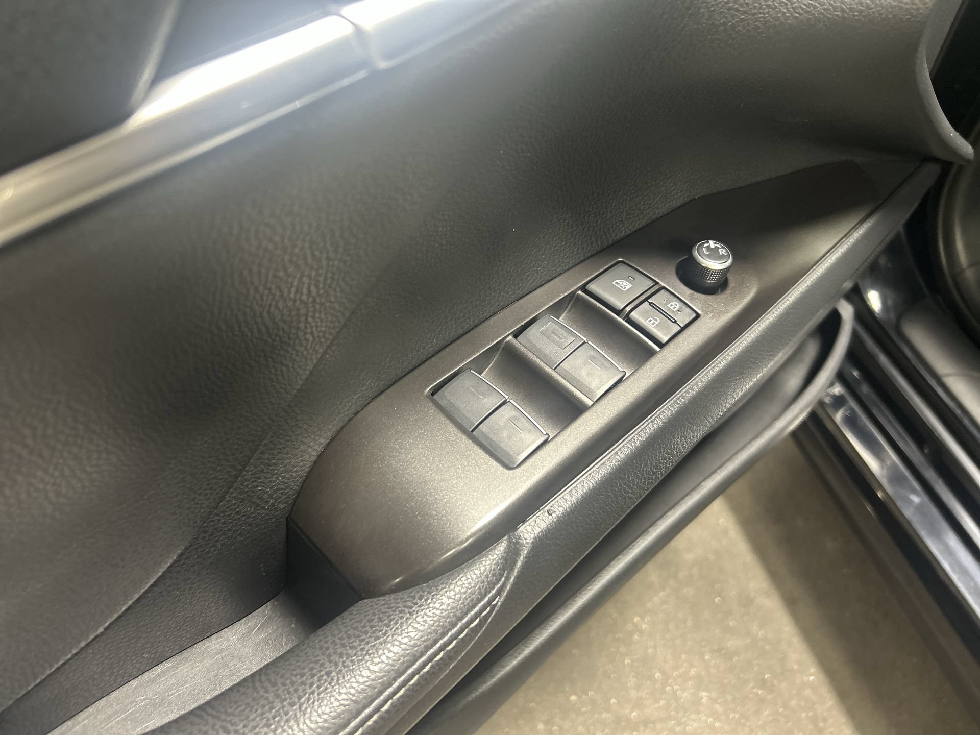 Used 2024 Toyota Camry XSE FWD image 24