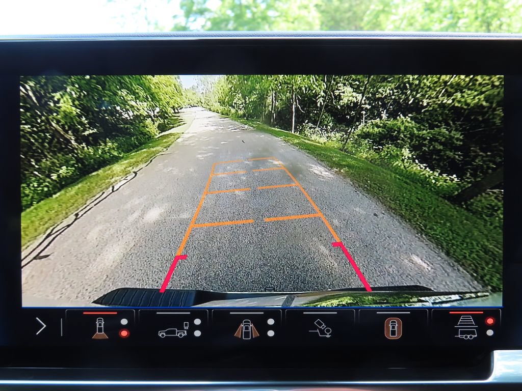 New 2026 Chevrolet Silverado 1500 LTZ w/ LTZ Premium Package AWD/4WD image 7