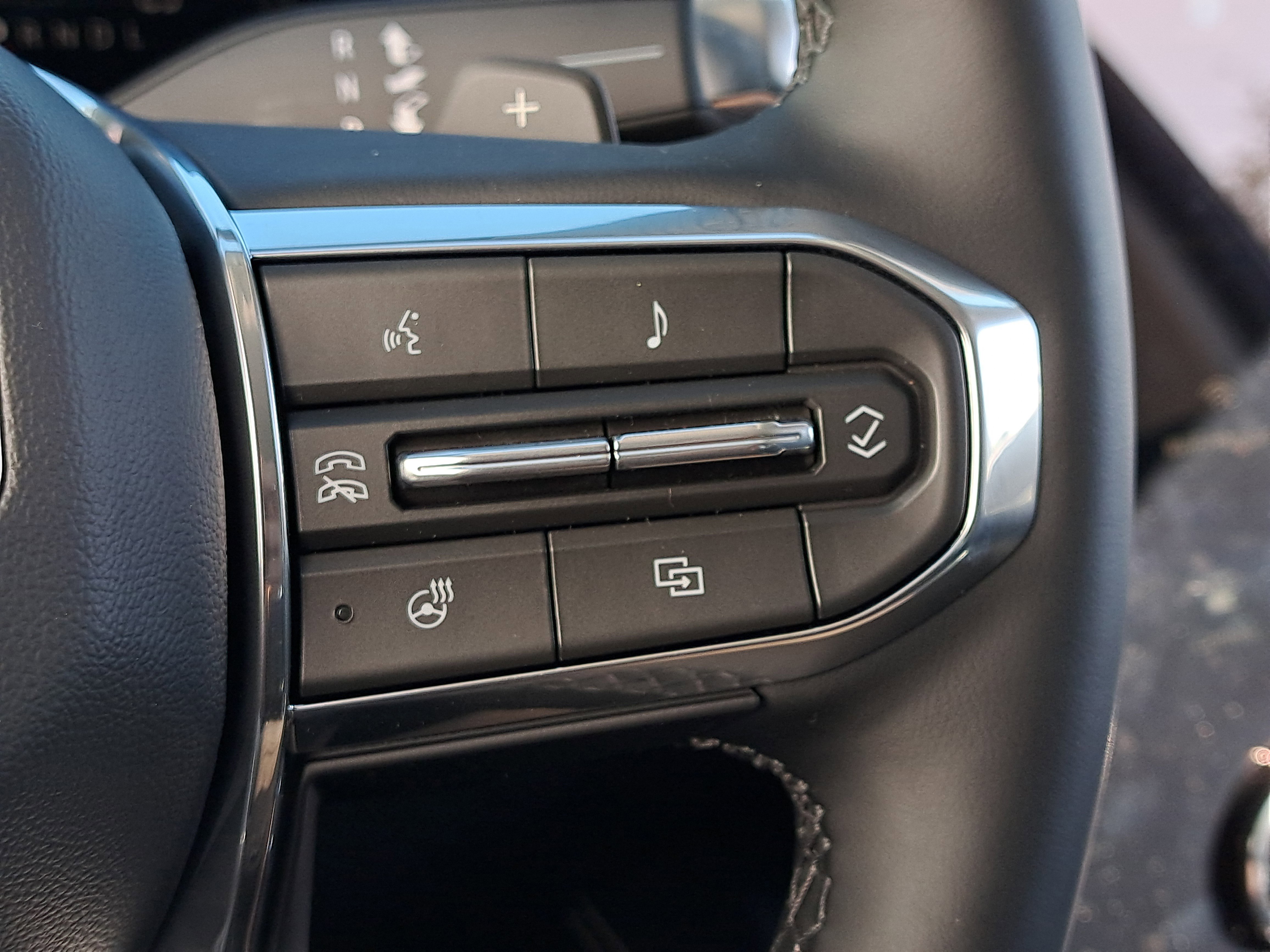 New 2026 GMC Terrain Denali w/ LPO, Black Badging Package image 27