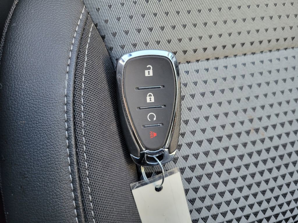 Used 2025 Chevrolet Trax LT w/ LT Convenience Package image 20