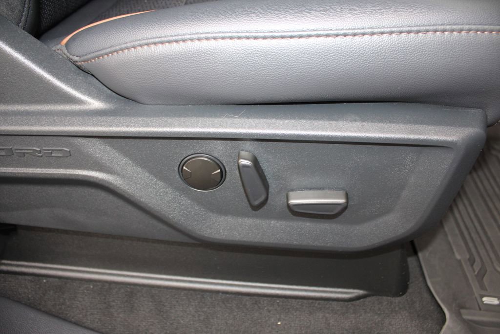 Used 2025 Ford F250 Lariat w/ FX4 Off-Road Package image 45