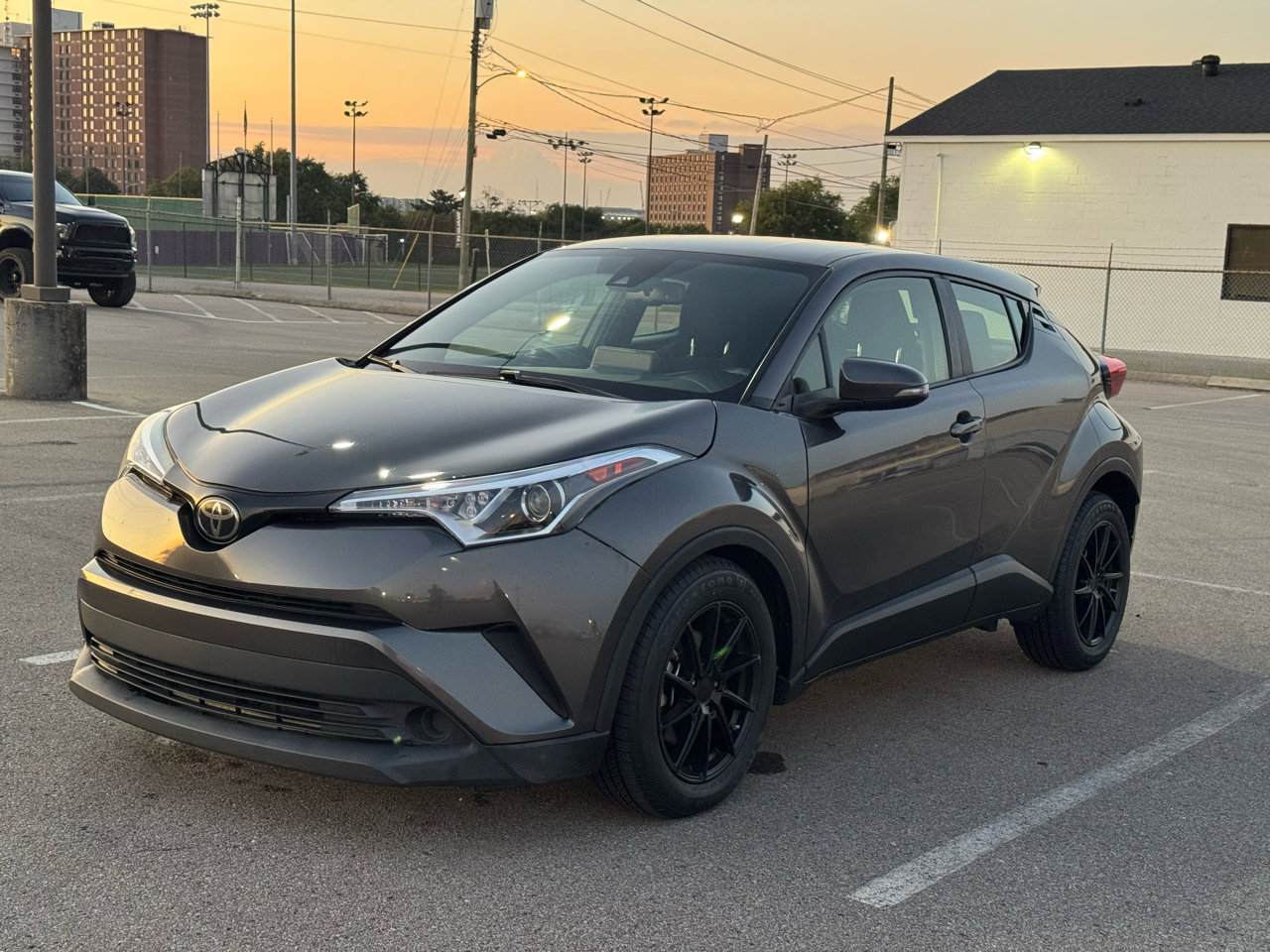 Used 2019 Toyota C-HR LE image 4