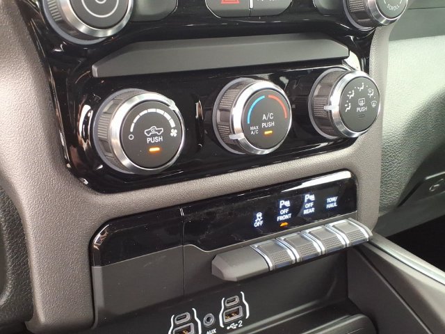 New 2026 RAM 1500 Express AWD/4WD image 21