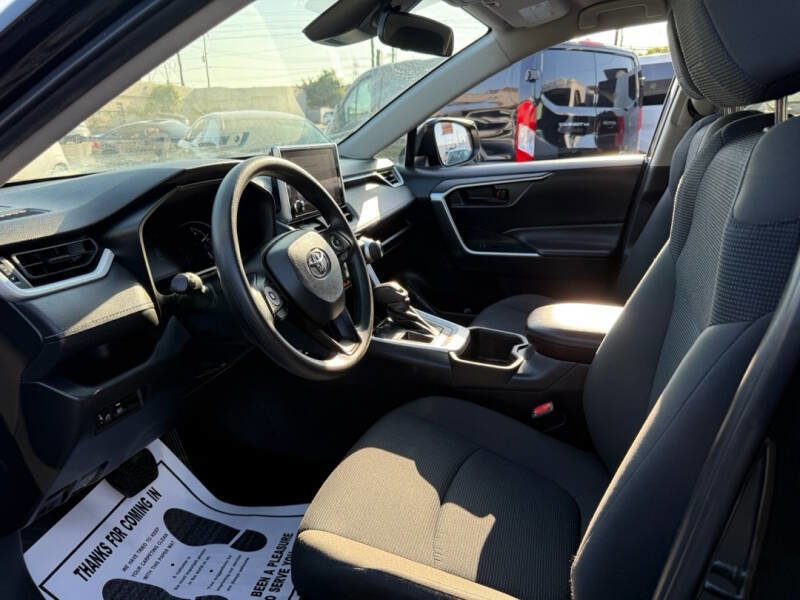 Used 2023 Toyota RAV4 LE image 19