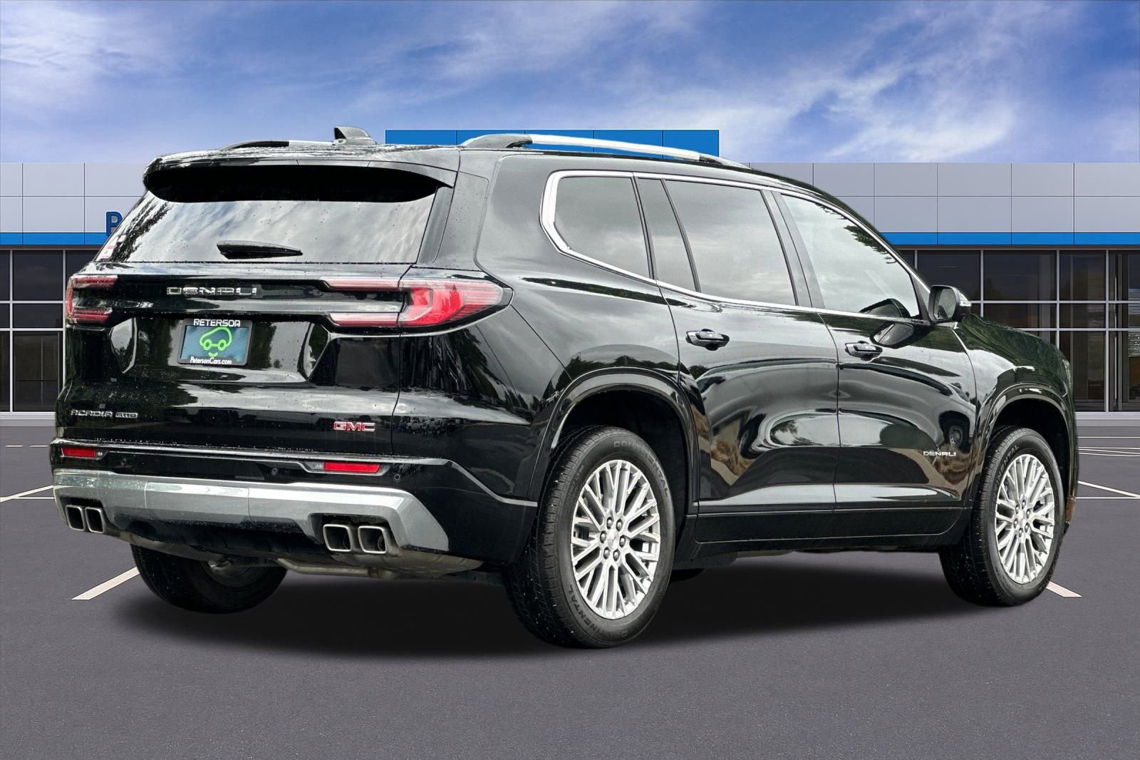 Used 2024 GMC Acadia Denali image 4